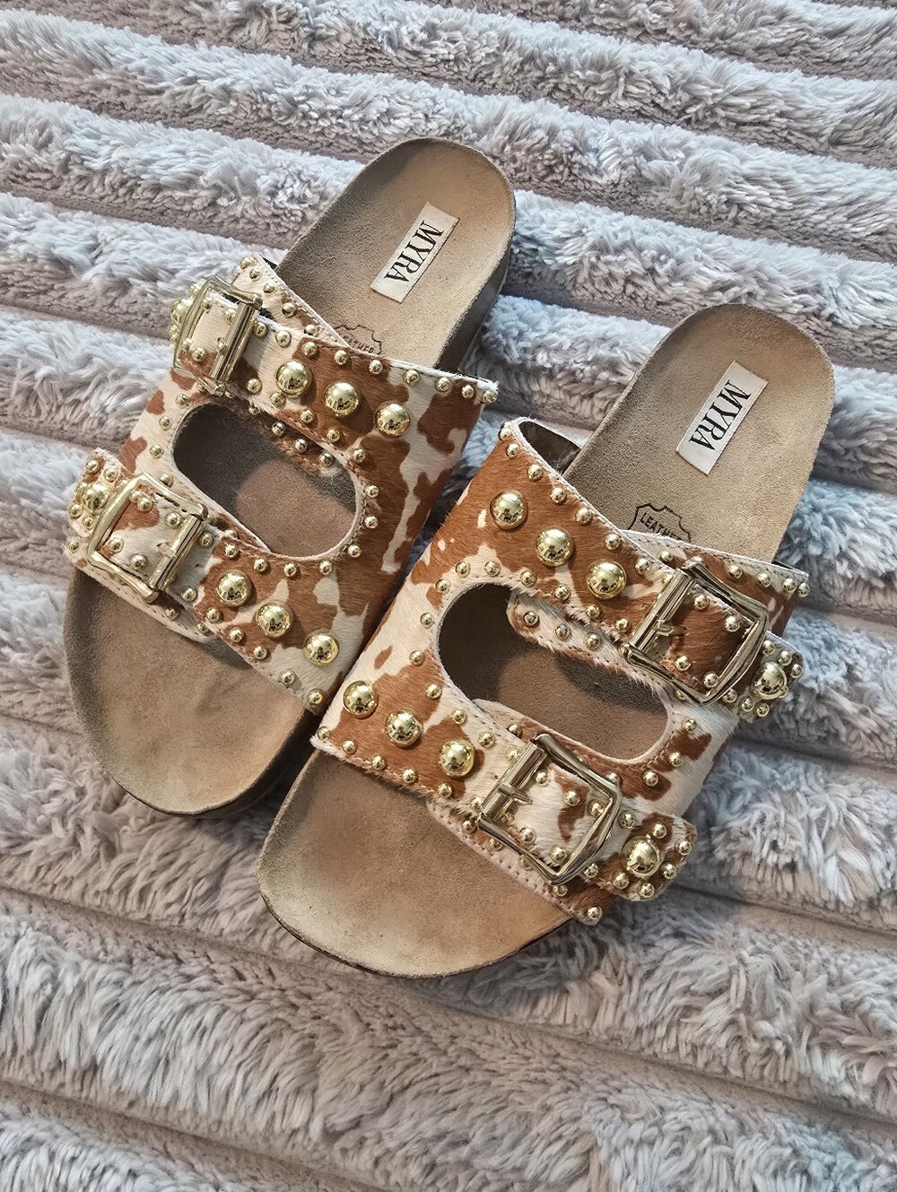 Womens Myra Sandals Leatjer Cow Print Gold Studs Buckle Size 9